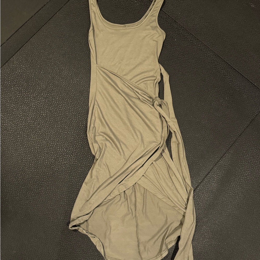 Elegant Tan Sleeveless Dress